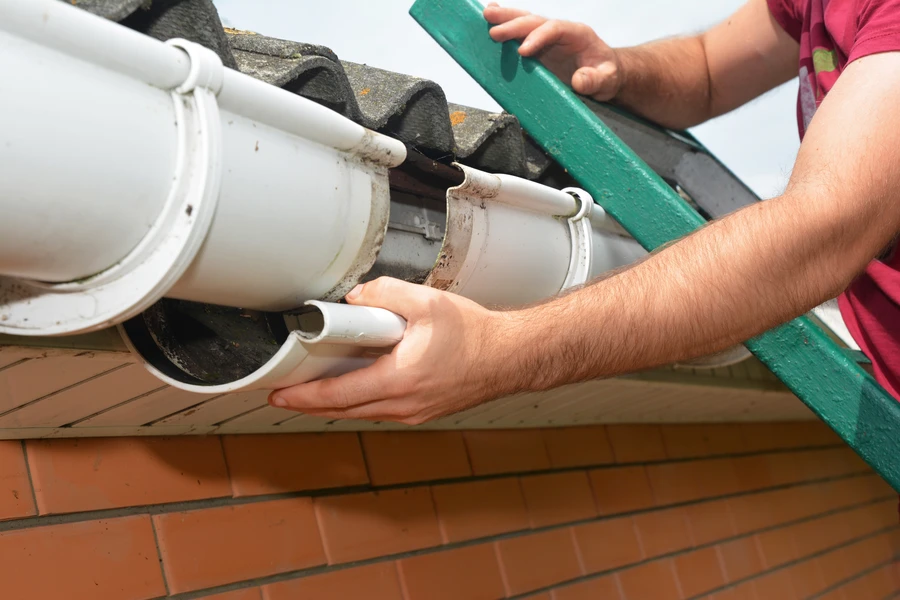Roof Gutter Replacement